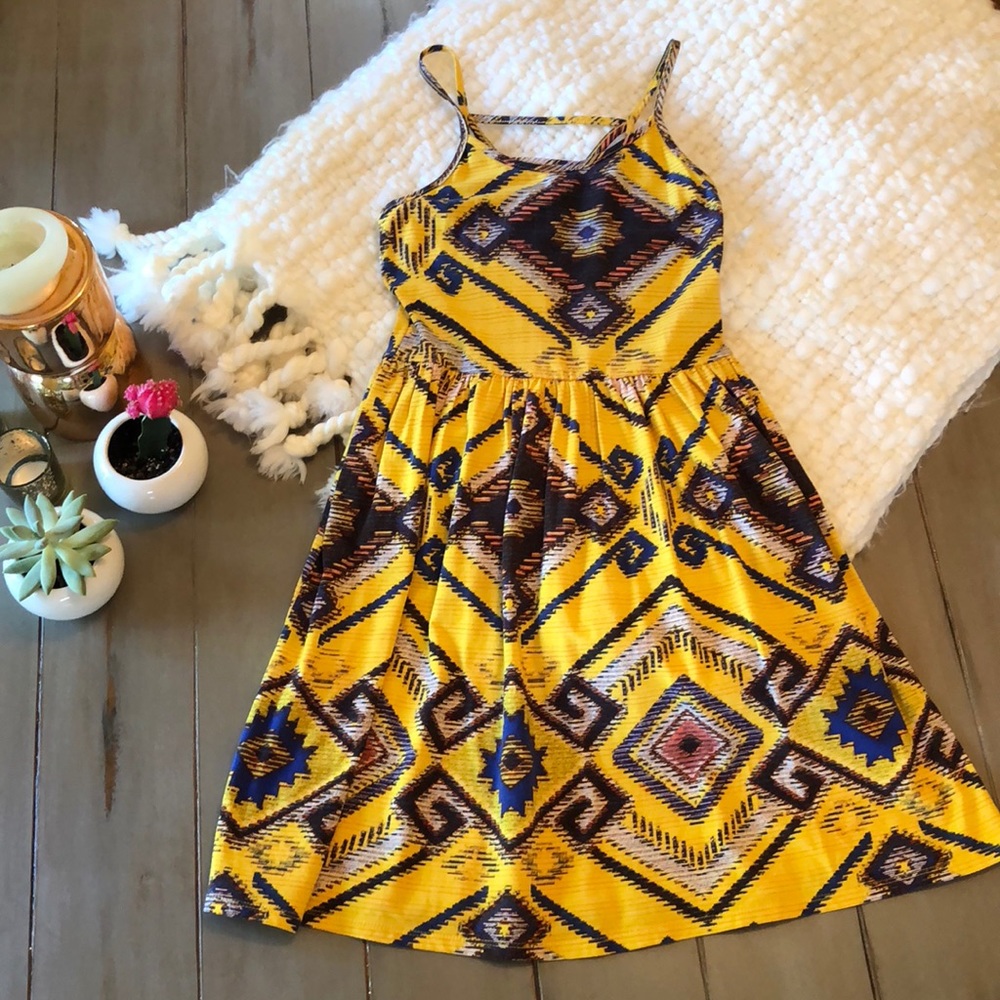 Boutique Style Yellow Patterned Dress w Cute Back